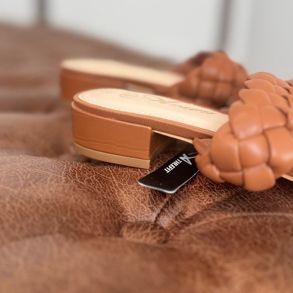 ⭐️NWT - Athlefit Tan Braided Double Strap Block Heel Sandals – Size 9 - Picture 4 of 7